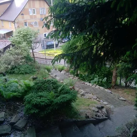 Z Ogrodem - Wiejska Апартаменты Щитна