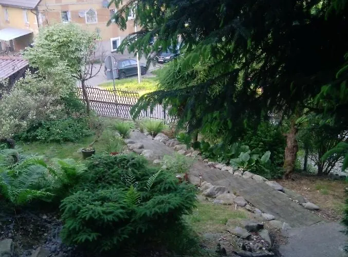 Z Ogrodem - Wiejska Apartment Szczytna